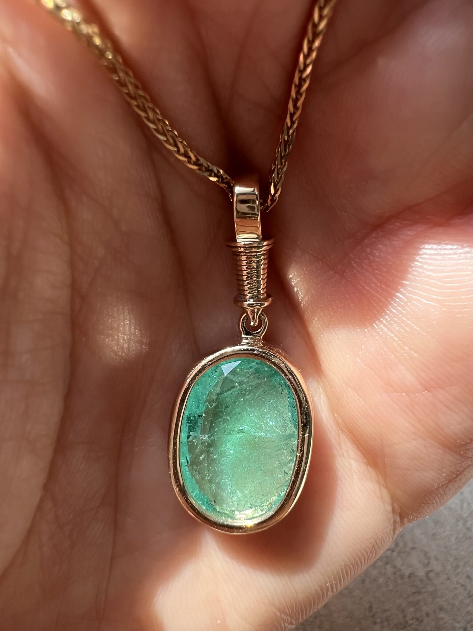 Златни бижута с диаманти и скъпоценни камъни Efir Gems & Jewellery