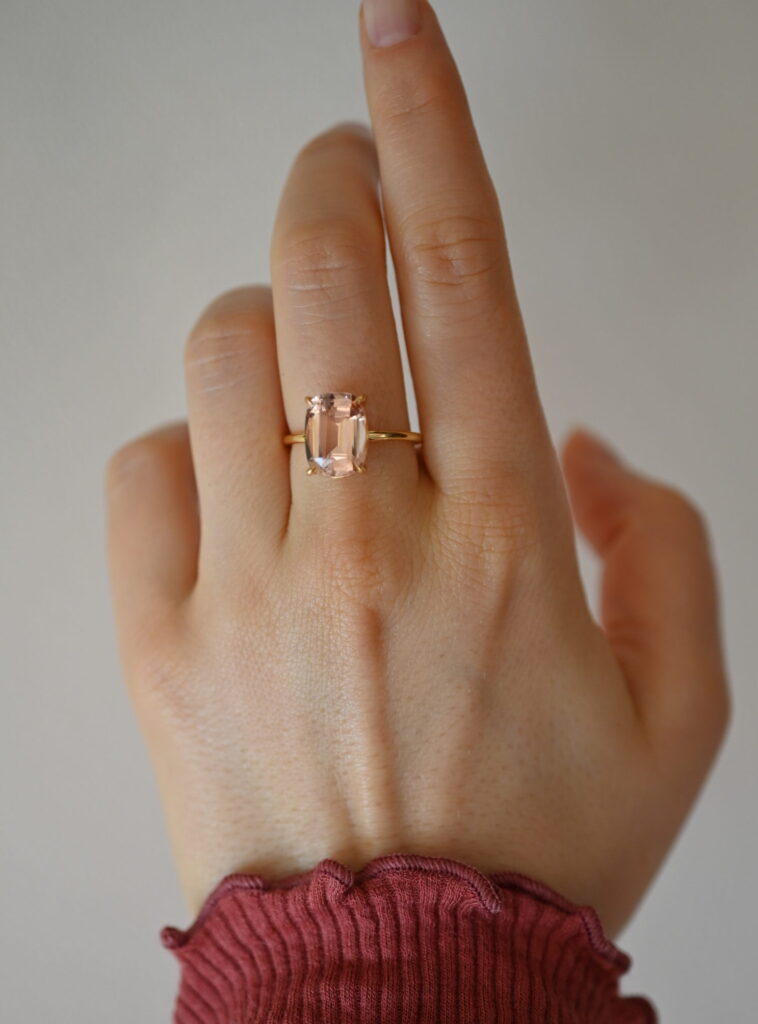 Пръстен с пастелен морганит