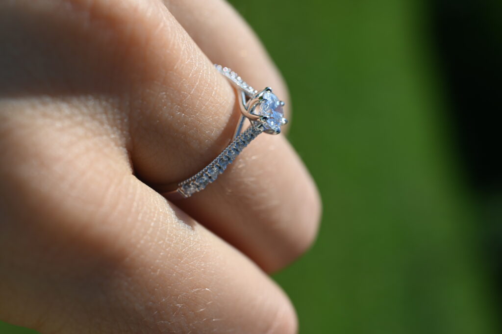 Годежен пръстен с диаманти