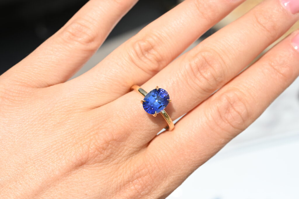 Годежен пръстен с танзанит
