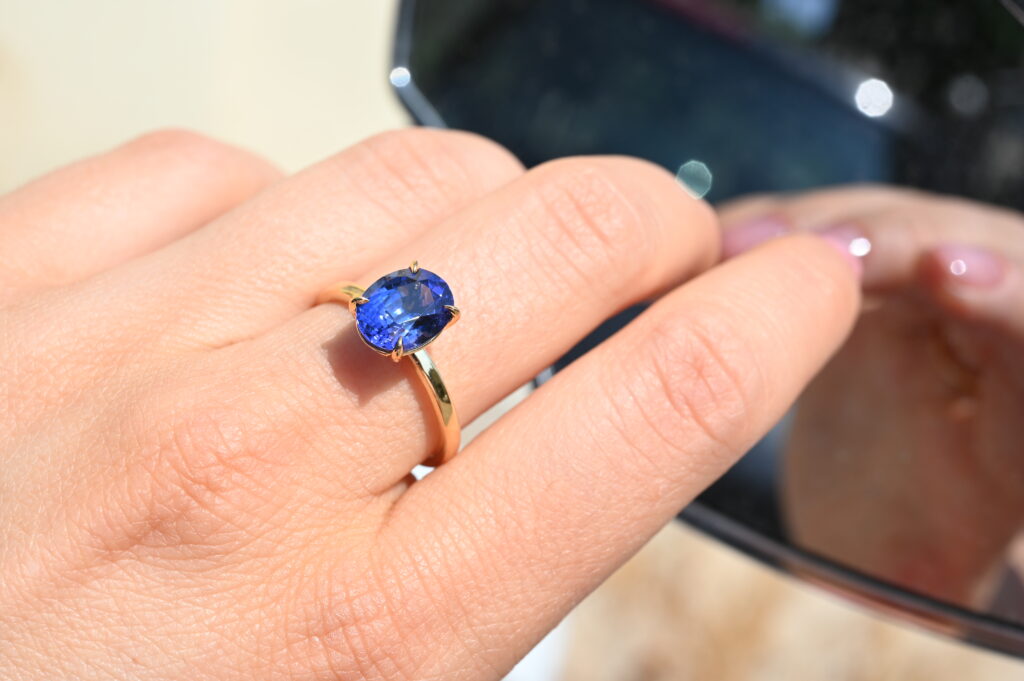 Годежен пръстен с естествен танзанит
