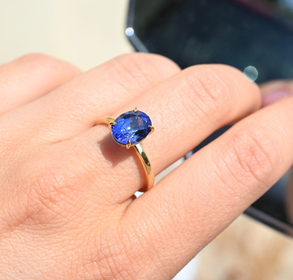Годежен пръстен с естествен танзанит