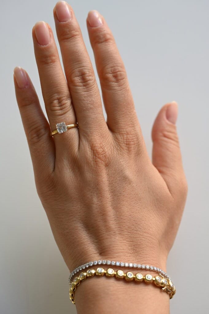 пръстен със сапфир и гривна с диаманти