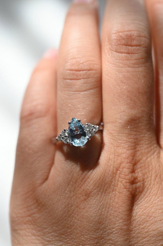 Пръстен с Аквамарин и Диаманти