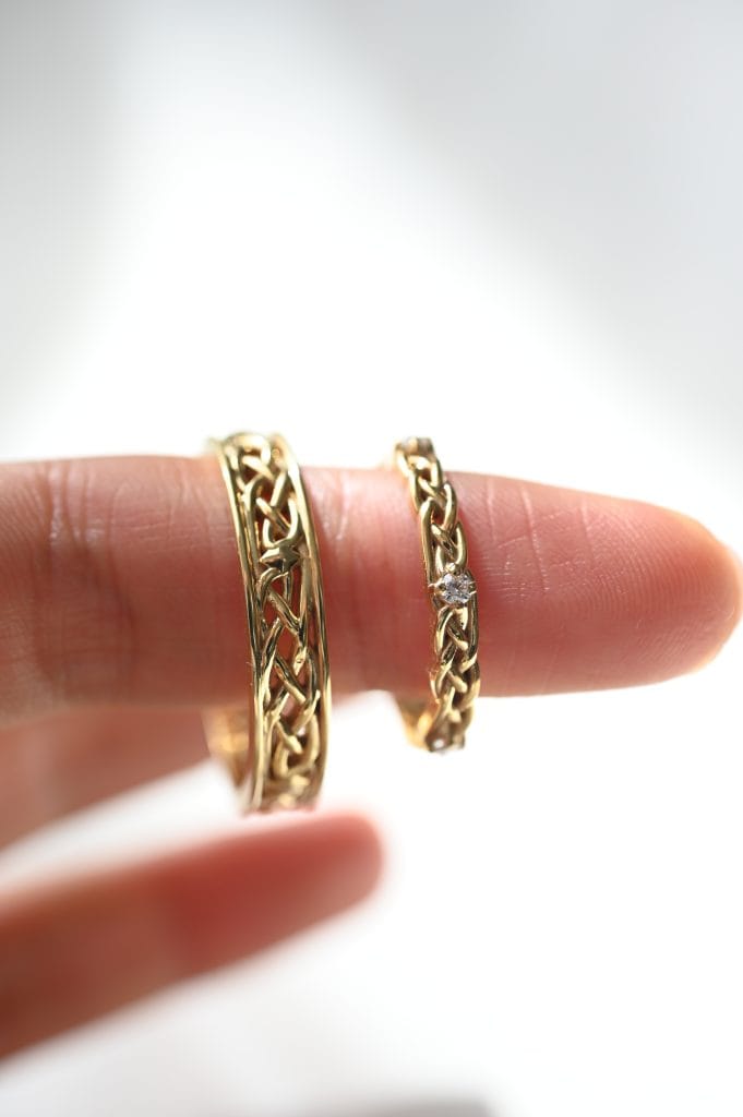 Преплетени брачни халки